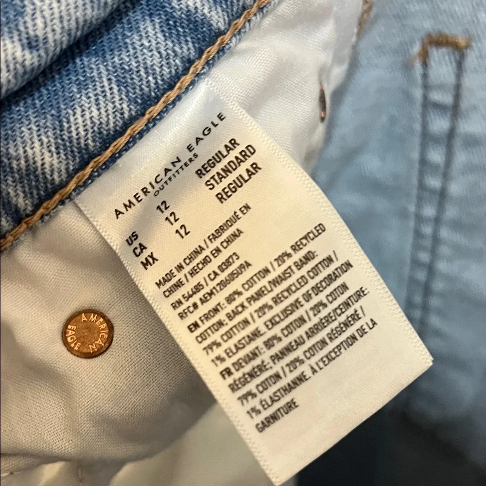 American Eagle Outfitters Light Blue Distressed Boyfriend Jeans - Picture 3 of 3